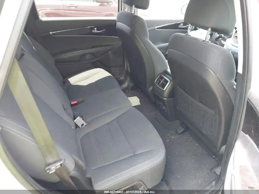 2017 KIA SORENTO 2.4L LX