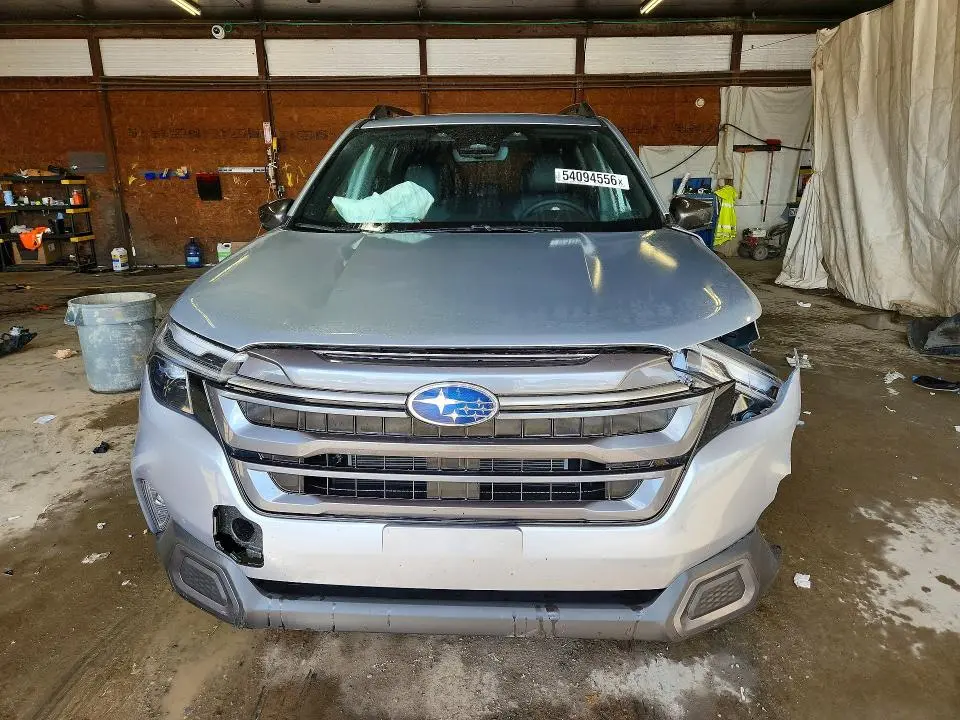 2025 SUBARU FORESTER LIMITED  