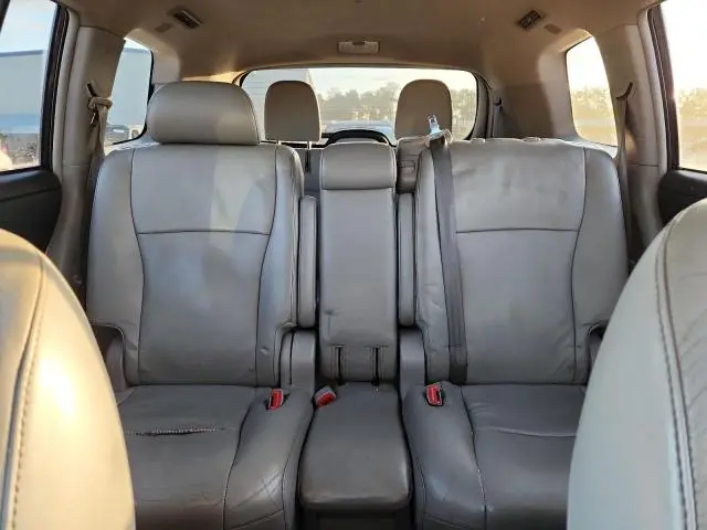2010 TOYOTA HIGHLANDER SE  