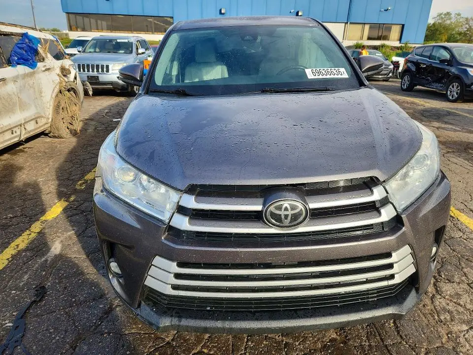 2018 TOYOTA HIGHLANDER LE PLUS  