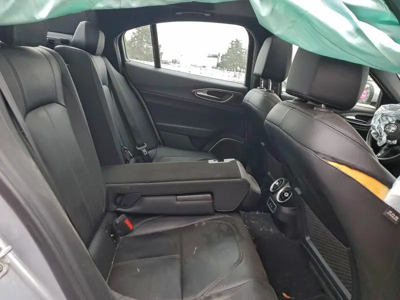 2022 ALFA ROMEO GIULIA SUPER  