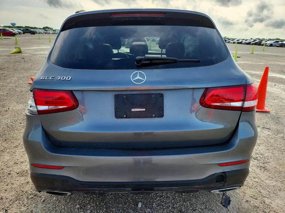 2019 MERCEDES-BENZ GLC 300  