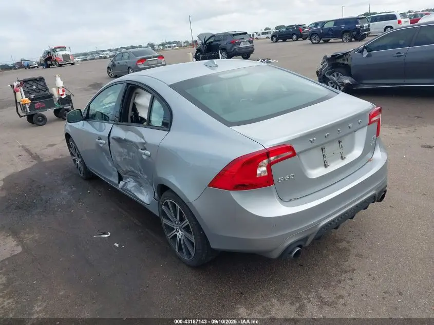 2017 VOLVO S60 T5 DYNAMIC