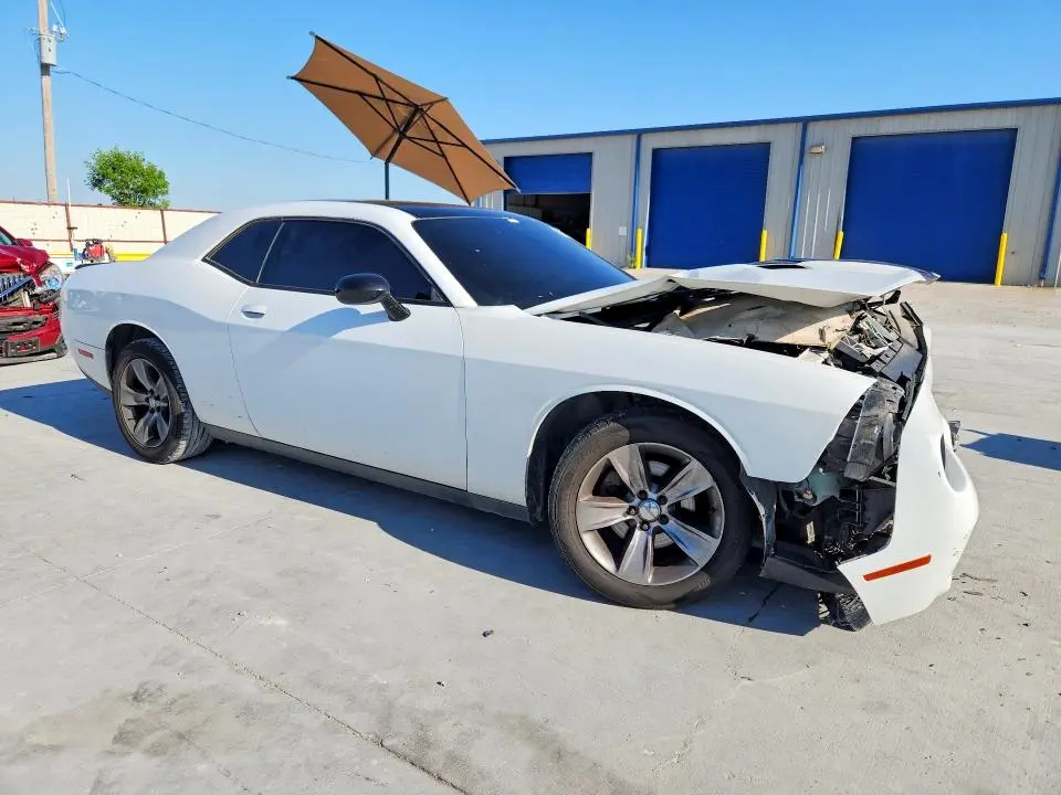 2015 DODGE CHALLENGER SXT  