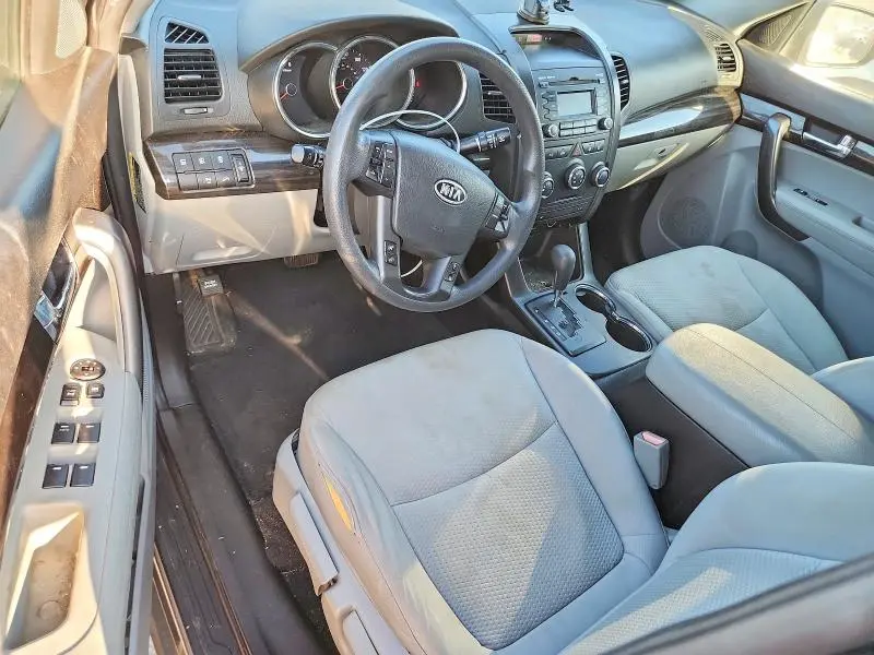 2011 KIA SORENTO LX  
