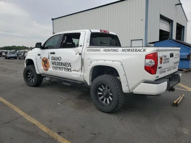 2018 TOYOTA TUNDRA CREWMAX SR5  