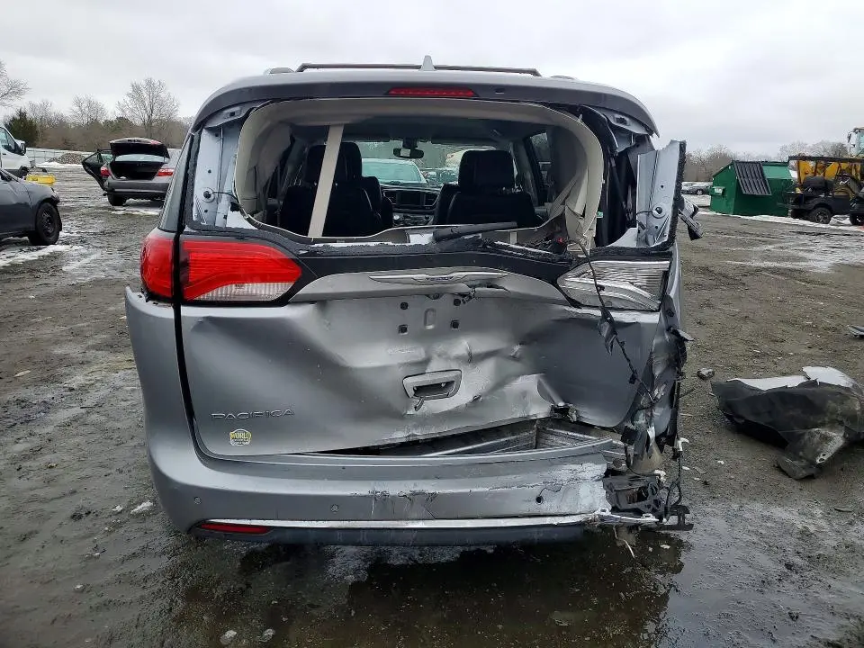 2019 CHRY PACIFICA T