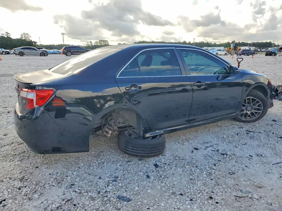 2012 TOYOTA CAMRY SE  