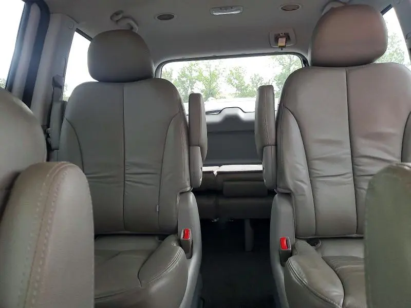 2014 KIA SEDONA   