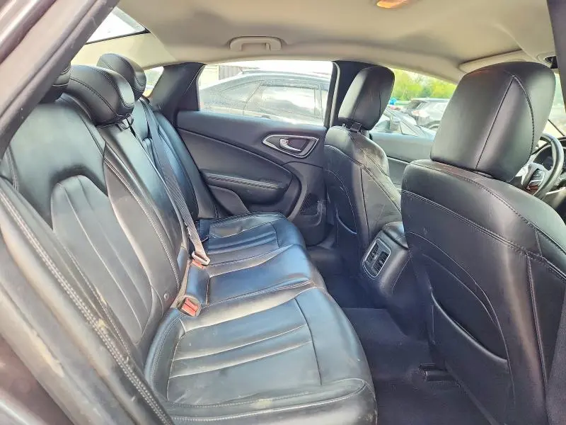 2015 CHRYSLER 200 C  