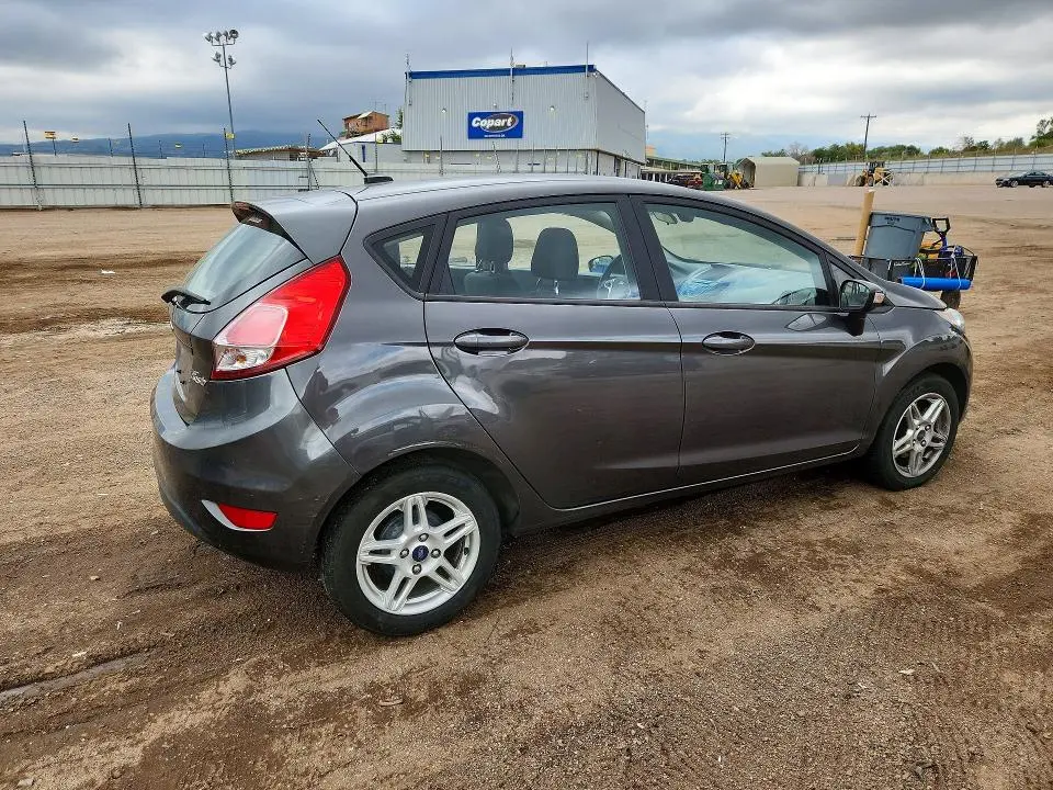 2017 FORD FIESTA SE  