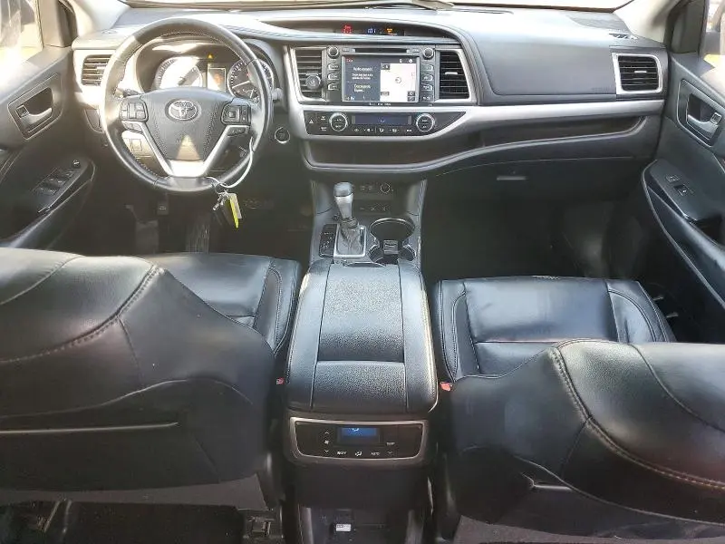 2018 TOYOTA HIGHLANDER XLE  