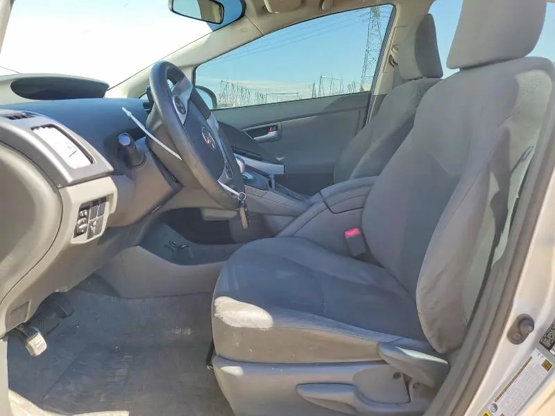 2010 TOYOTA PRIUS III  