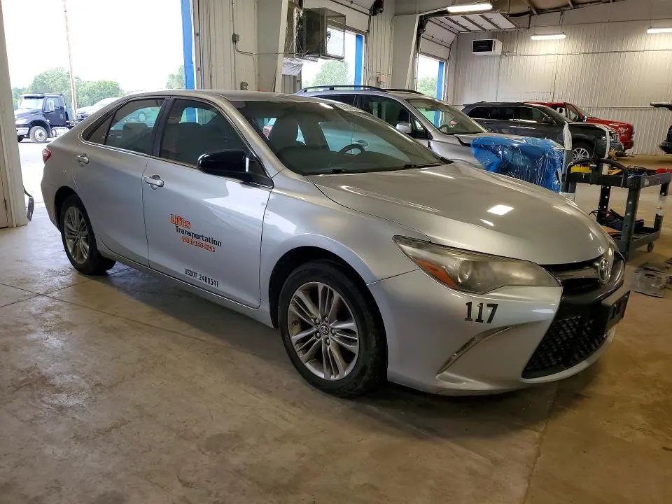 2017 TOYOTA CAMRY SE  