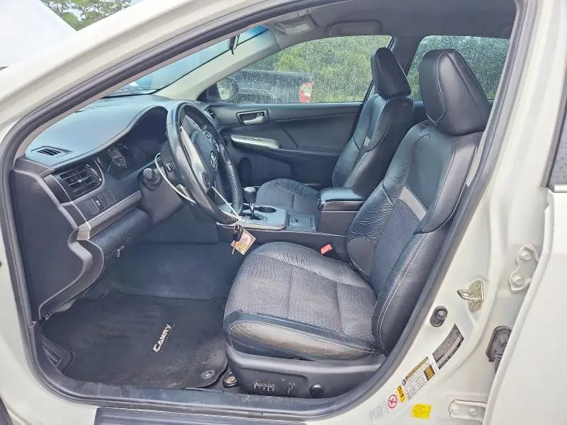 2014 TOYOTA CAMRY SE  