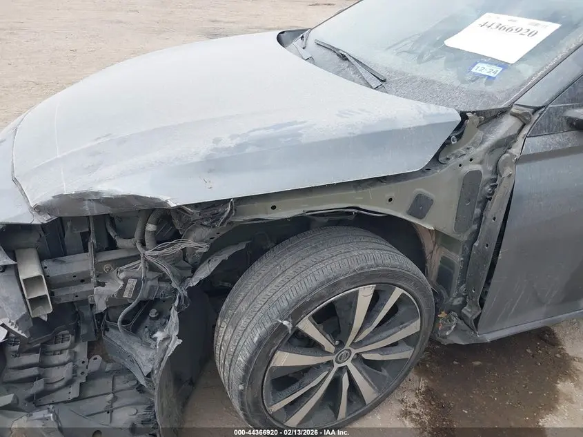 2020 NISSAN ALTIMA SR FWD