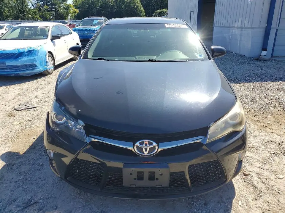 2017 TOYOTA CAMRY SE  