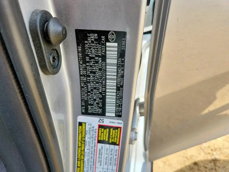 2019 TOYOTA CAMRY SE  