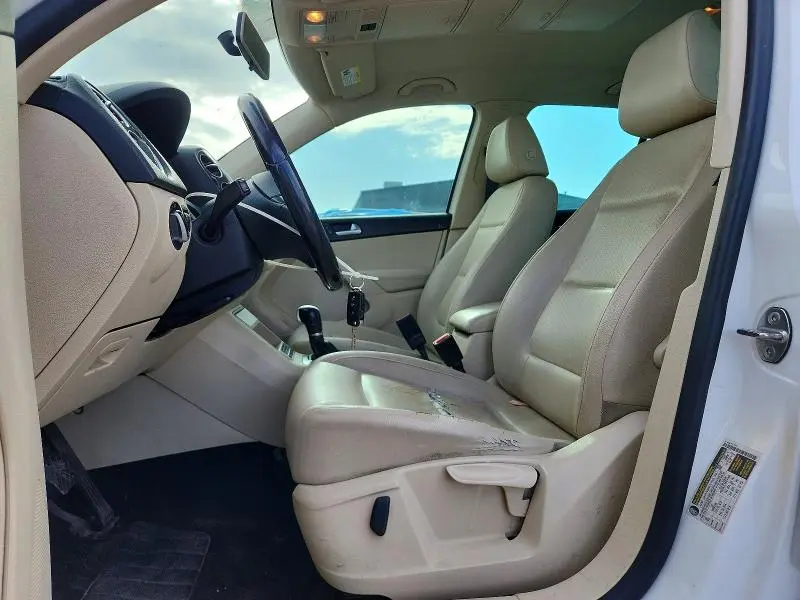 2013 VOLKSWAGEN TIGUAN S  
