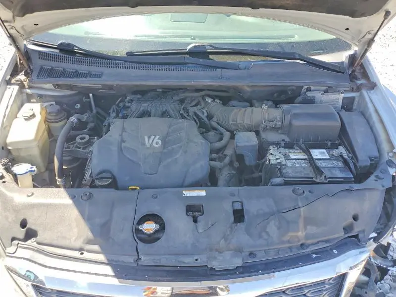 2011 KIA SEDONA LX  