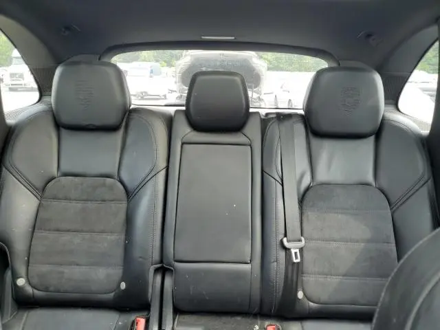 2017 PORSCHE CAYENNE   