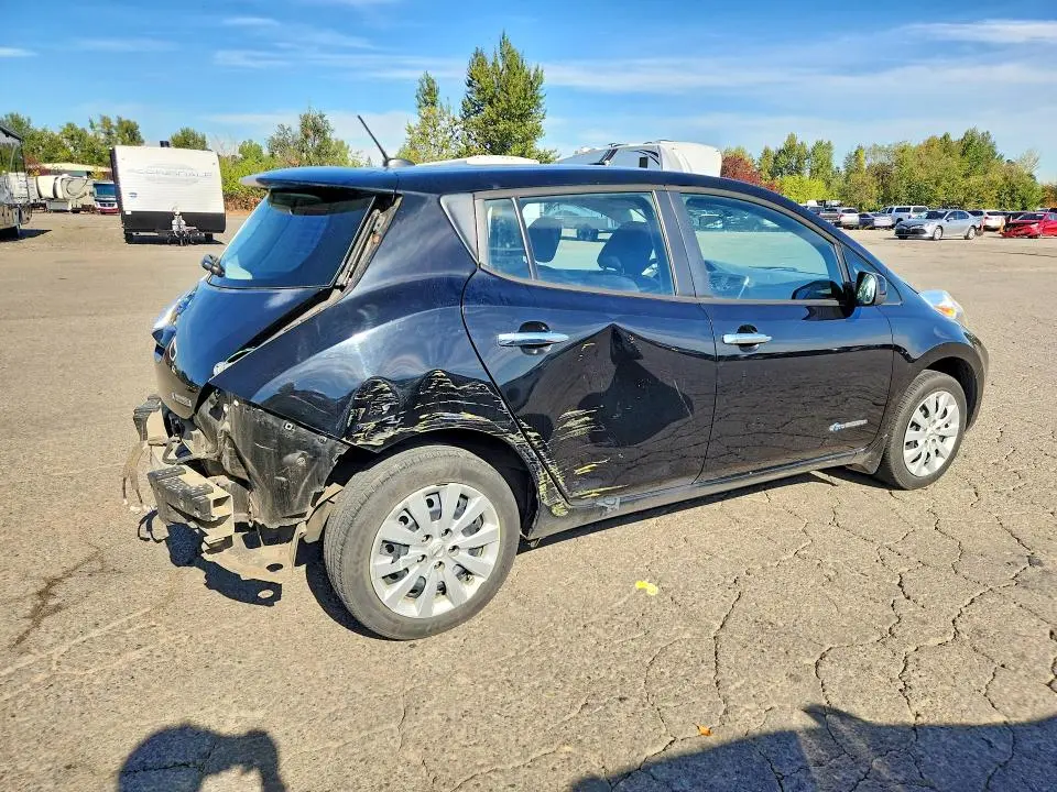 2015 NISSAN LEAF S  