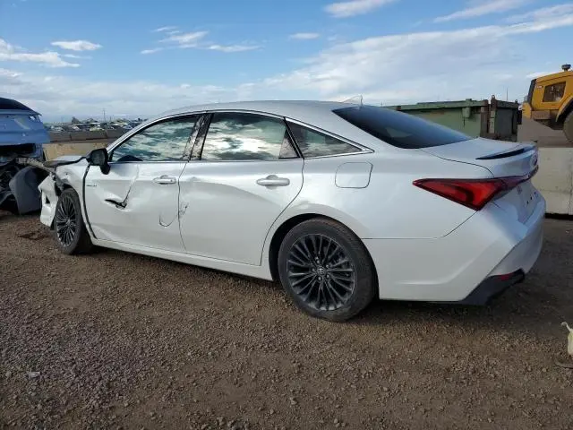2019 TOYOTA AVALON XLE  