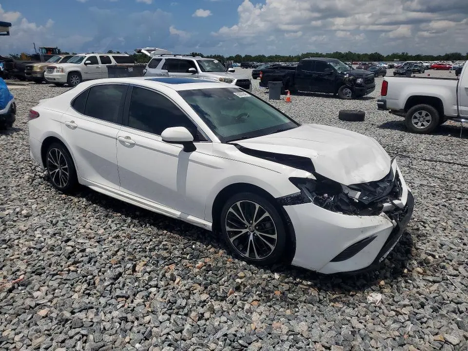 2018 TOYOTA CAMRY SE  