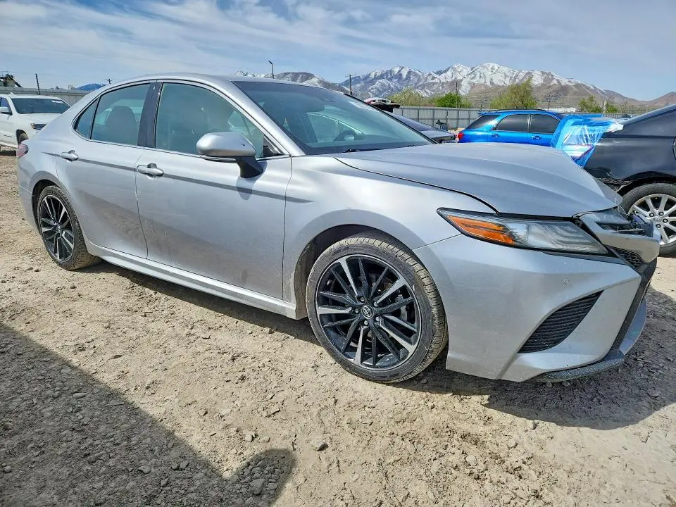 2018 TOYOTA CAMRY XSE  