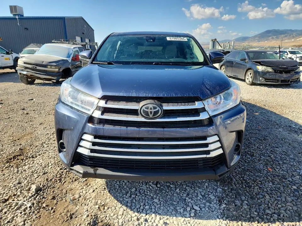 2019 TOYOTA HIGHLANDER LE  