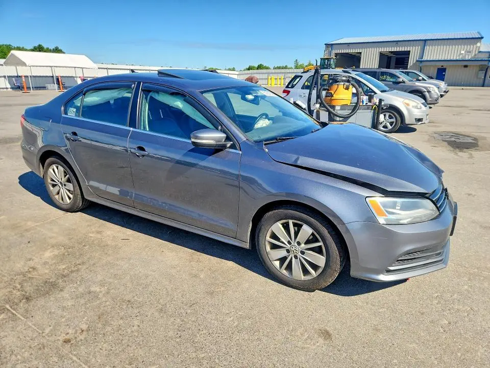 2015 VOLKSWAGEN JETTA SE  