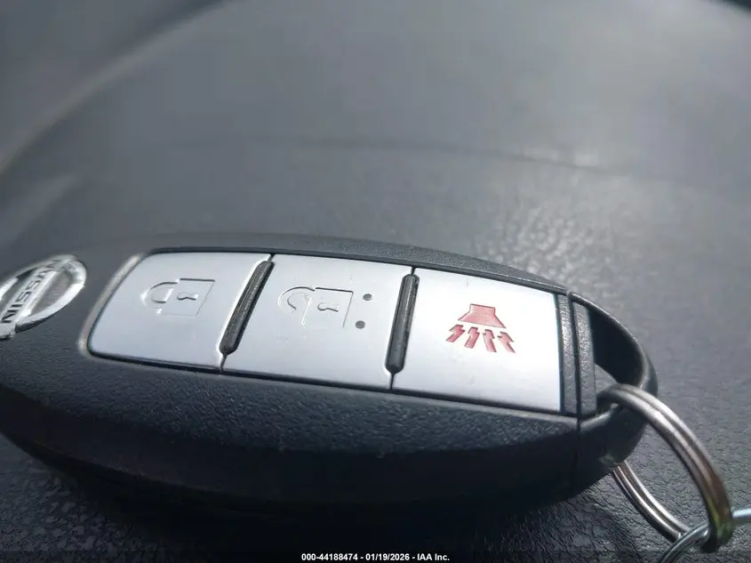 2015 NISSAN VERSA NOTE SL