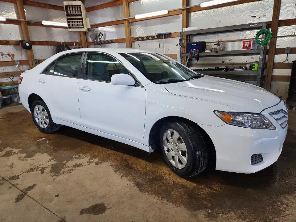 2011 TOYOTA CAMRY LE  