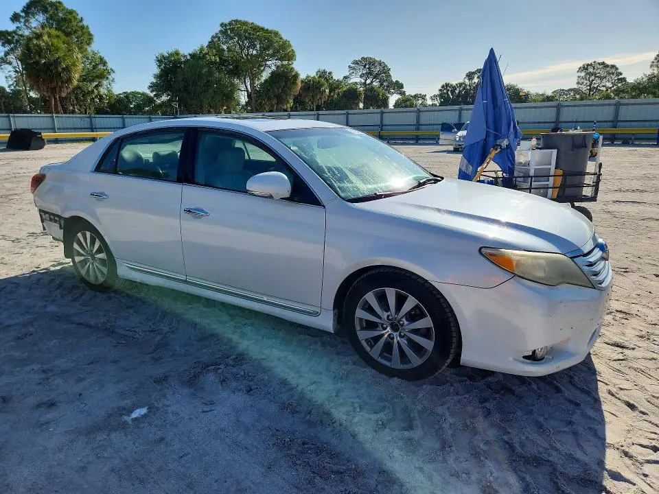 2011 TOYOTA AVALON LIMITED  