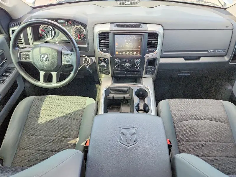 2017 RAM 1500 SLT  
