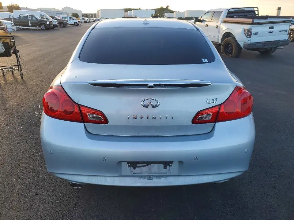 2013 INFINITI G37 BASE  
