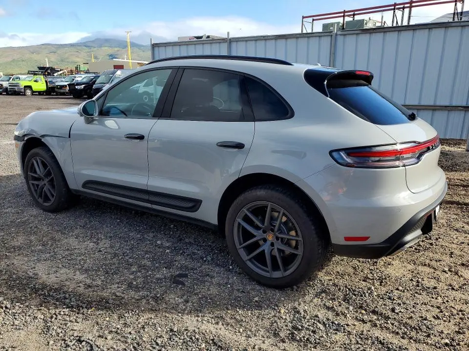 2026 PORSCHE MACAN BASE  
