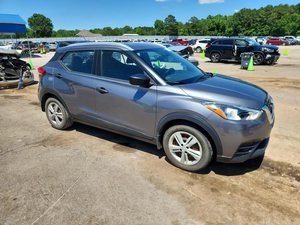 2018 NISSAN KICKS S  