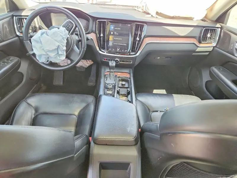 2019 VOLVO S60 T6 MOMENTUM  