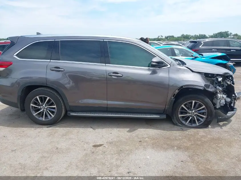 2019 TOYOTA HIGHLANDER XLE