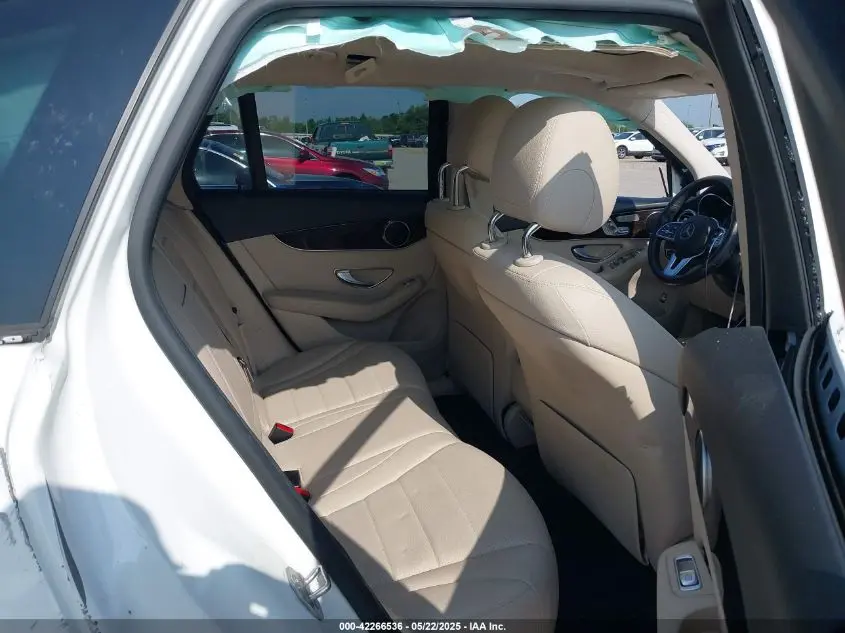 2020 MERCEDES-BENZ GLC 300  