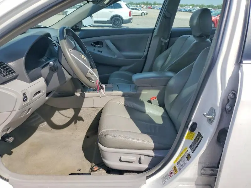 2011 TOYOTA CAMRY LE  