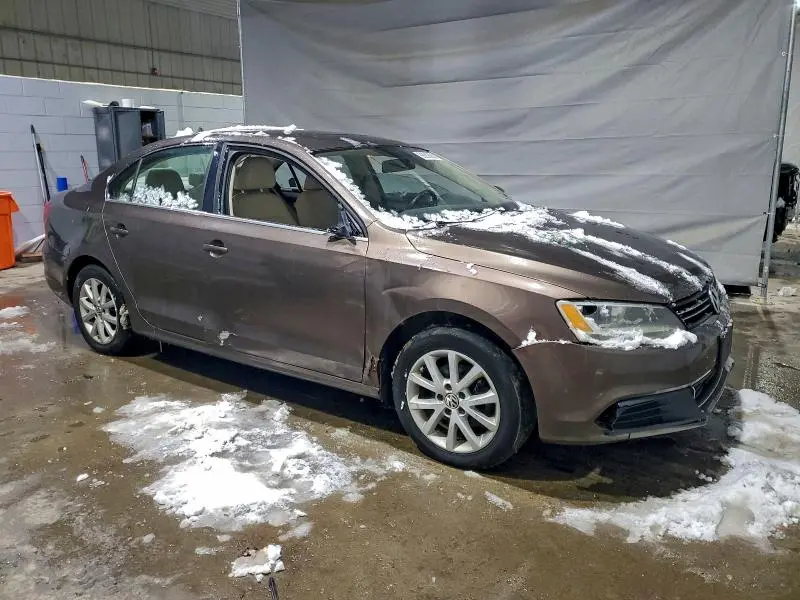 2013 VOLKSWAGEN JETTA SE  