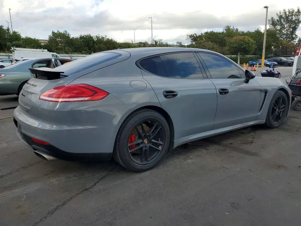 2014 PORSCHE PANAMERA 2  