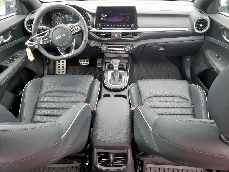 2023 KIA FORTE GT LINE  