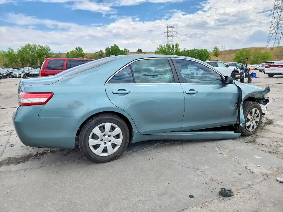 2011 TOYOTA CAMRY LE  