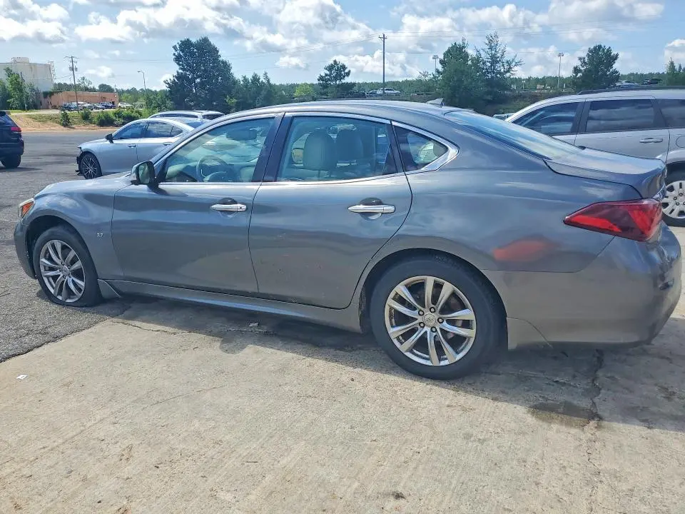 2015 INFINITI Q70 3.7  