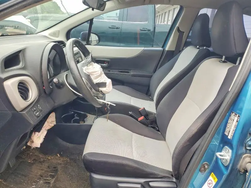 2013 TOYOTA YARIS 5-DOOR LE  
