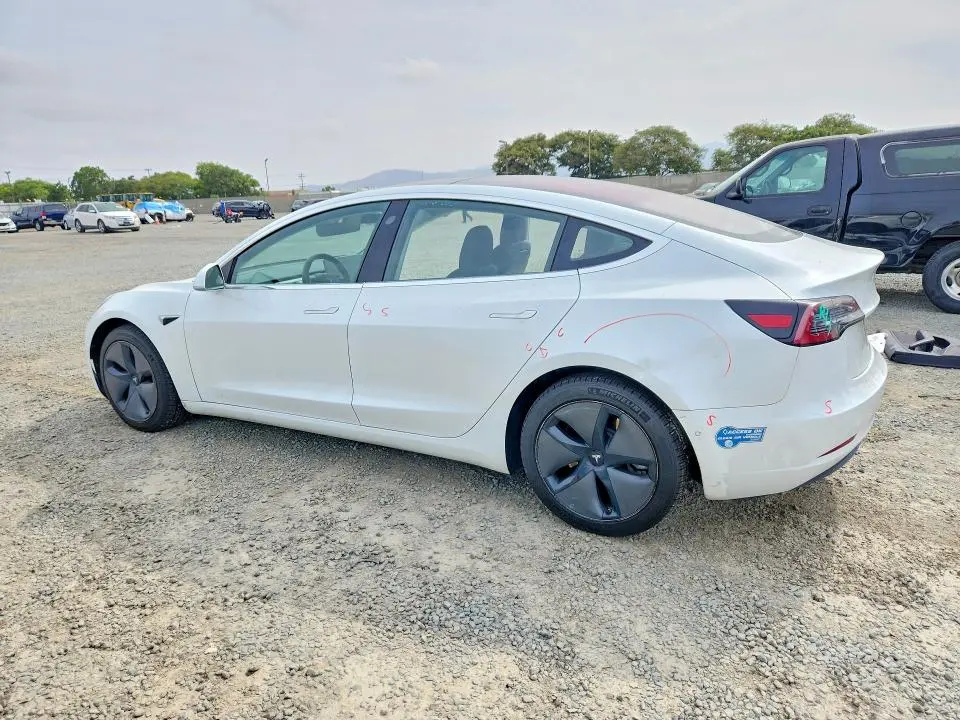 2018 TESLA MODEL 3   