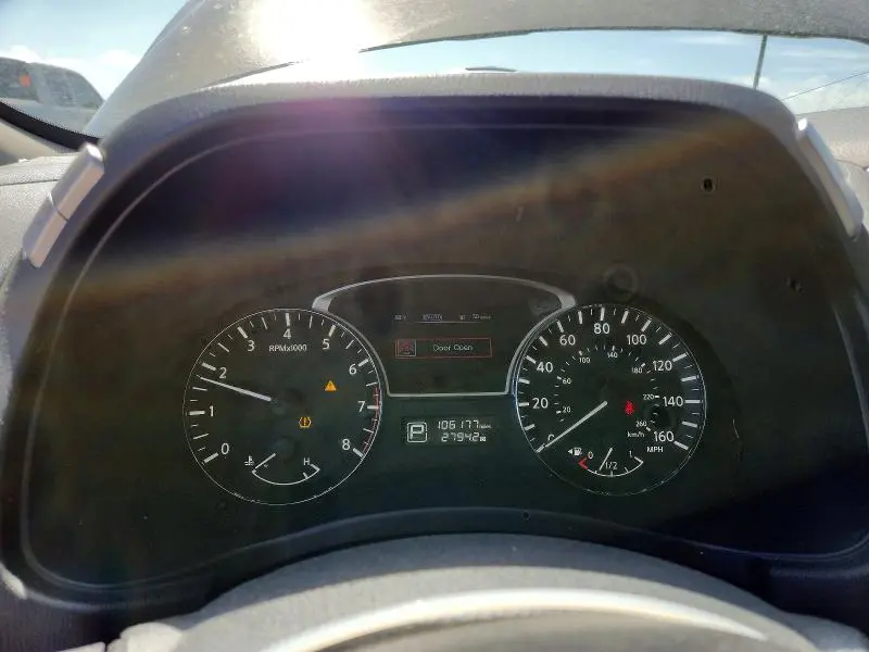 2015 NISSAN PATHFINDER SV  